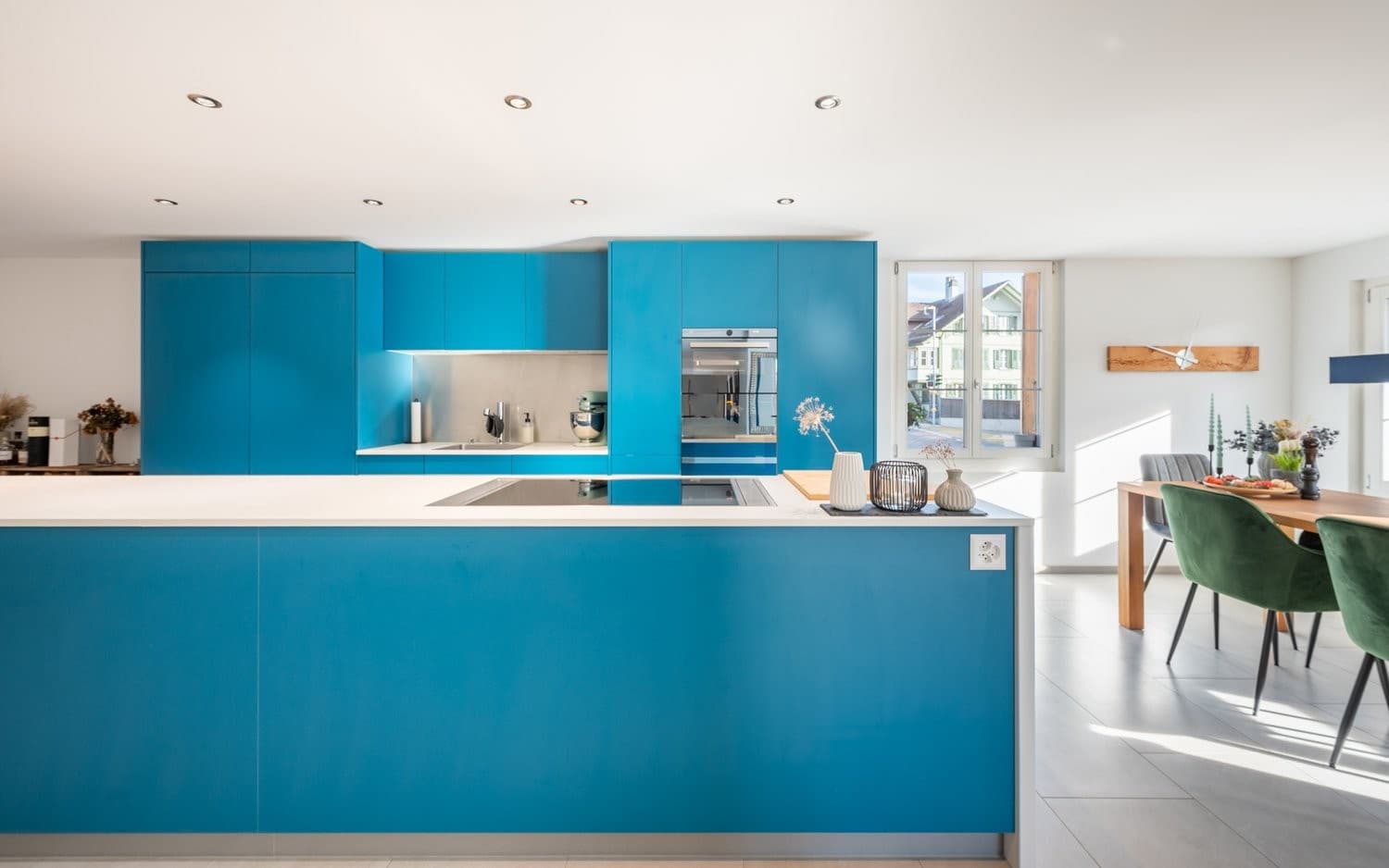 Wunderschön renovierte Wohnung im grossen Stil!