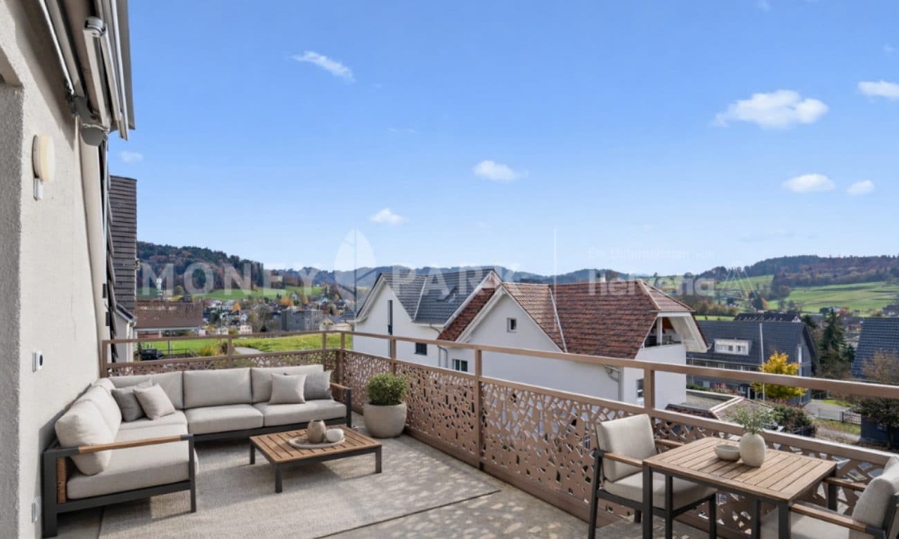 Wohnen über den Dächern von Bäretswil - moderne Maisonettewohnung mit traumhafter Weitsicht