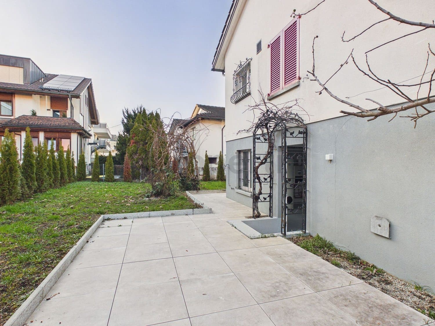 Modernes 5.5-Zimmer-Einfamilienhaus mit Balkon, Freienbach