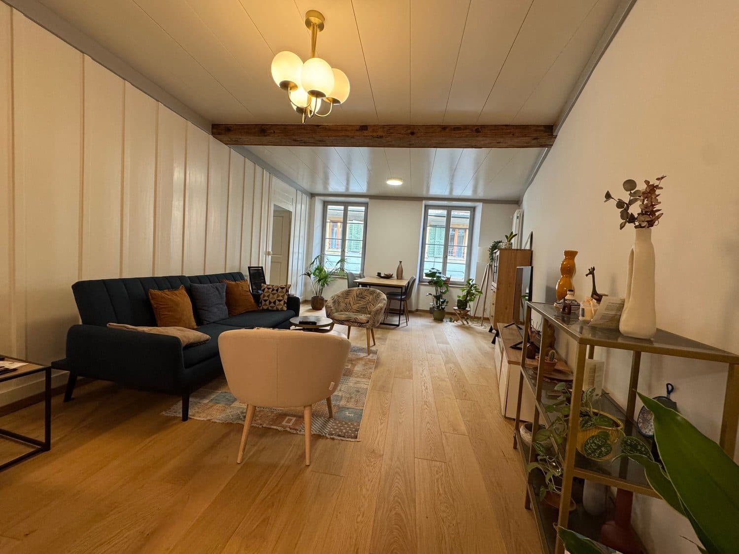 Charmante und frisch renovierte 2.5-Zimmer-Wohnung an sonniger und ruhiger Lage in Twann