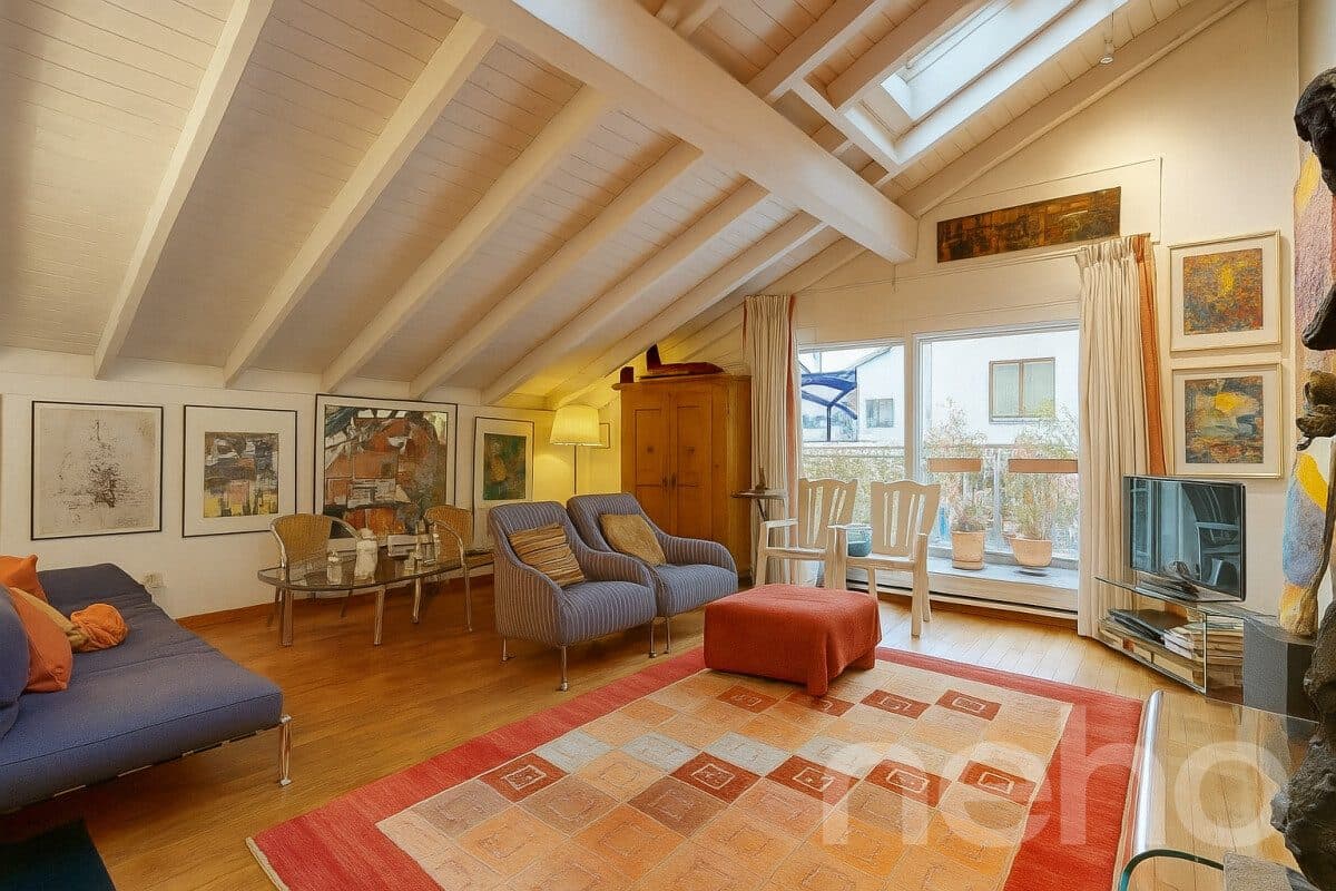 4.5-Zimmer-Doppelhaus mit architektonischem Charakter in Gockhausen