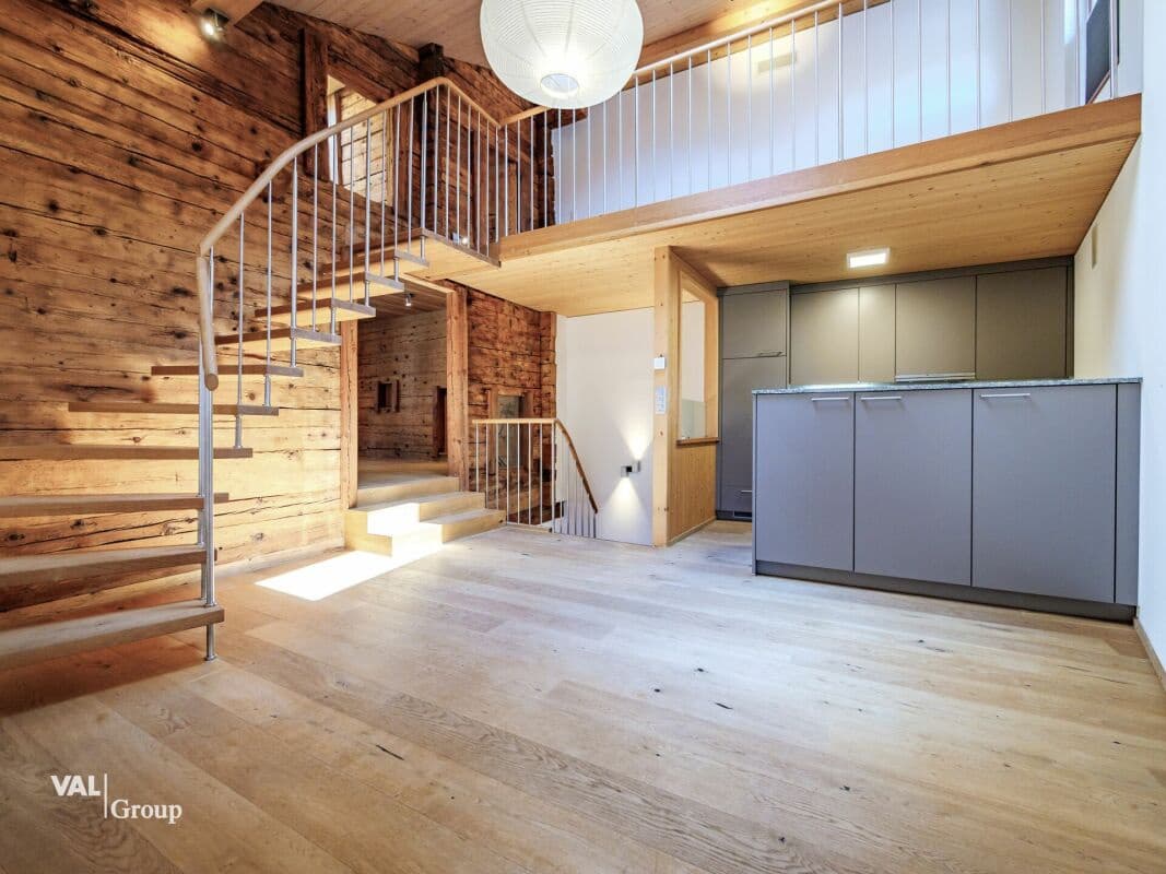 Charme trifft Qualität - kernsaniertes Walliserhaus im Herzen von Leuk