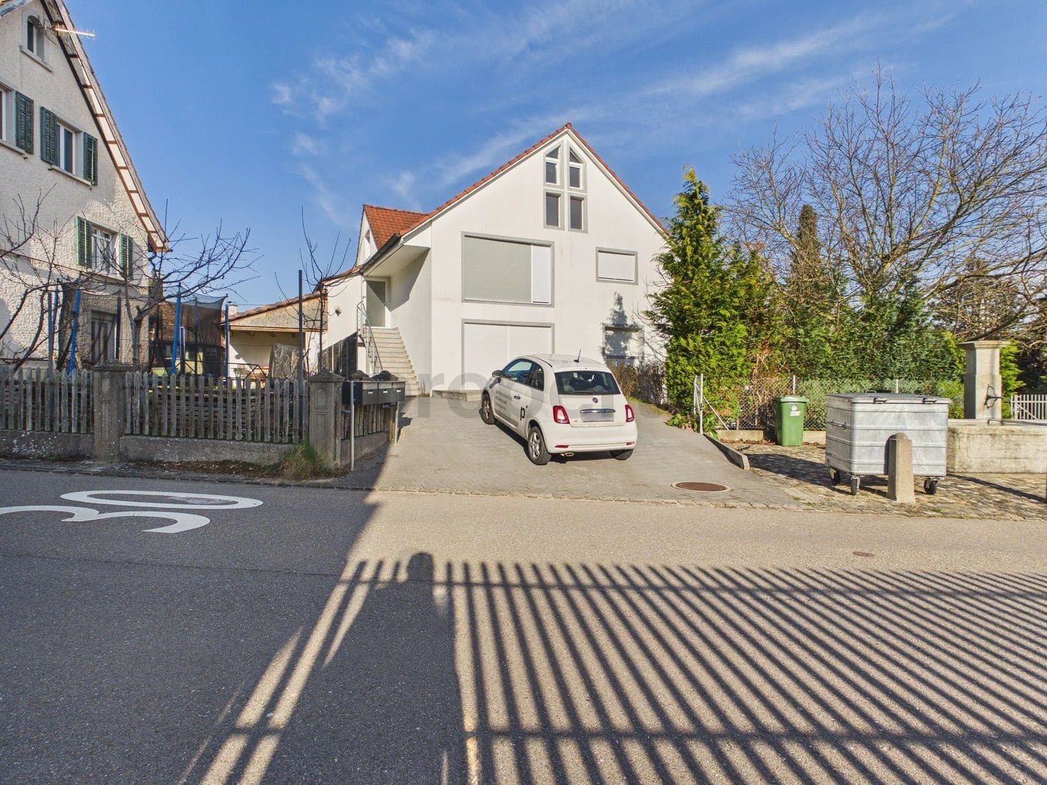 Geräumige 4.5-Zimmer-Dachwohnung mit zentraler Lage, Thayngen