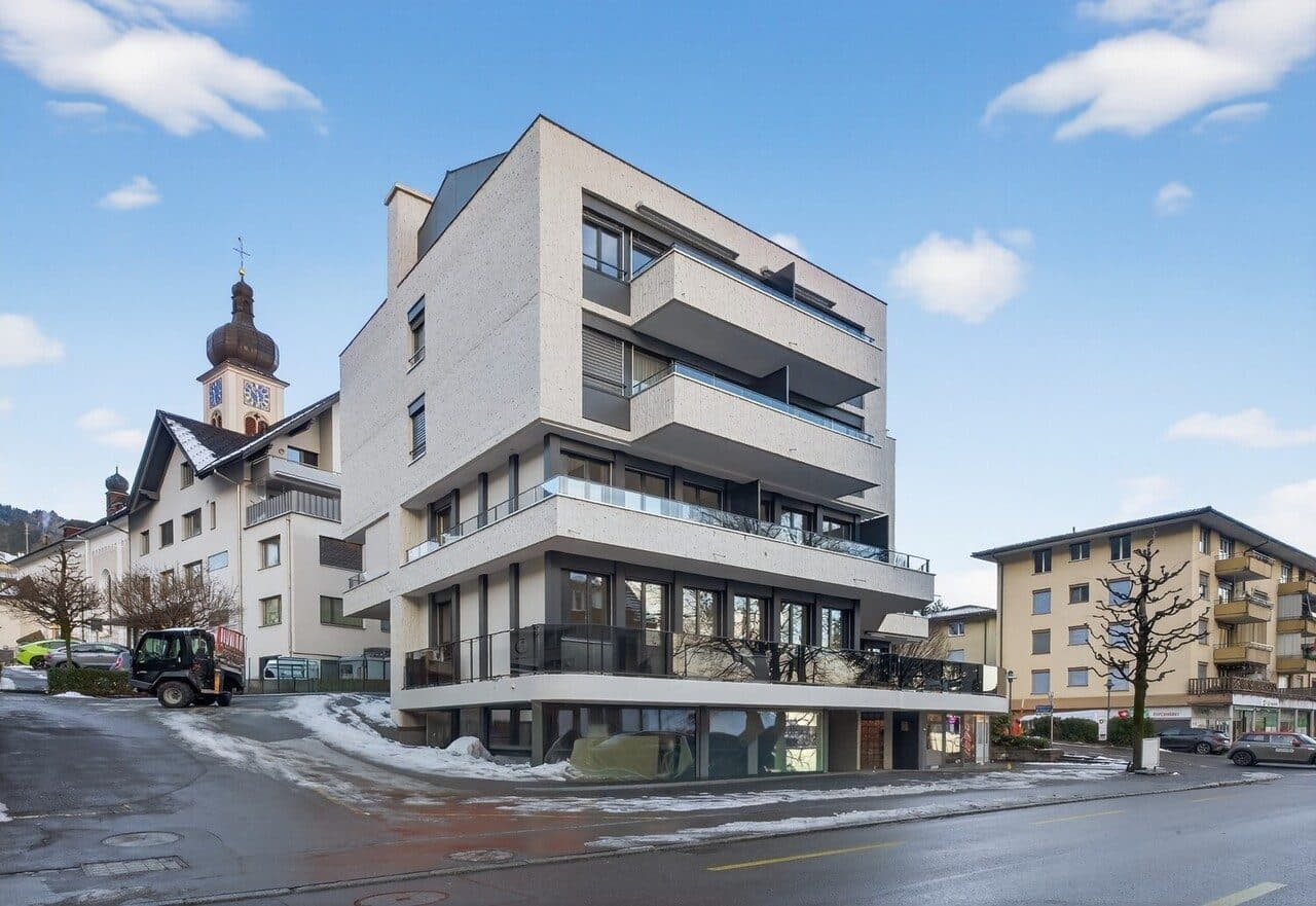 Erstvermietung: 2.5-Zimmer-Wohnung mit 2 Balkonen & Seeblick