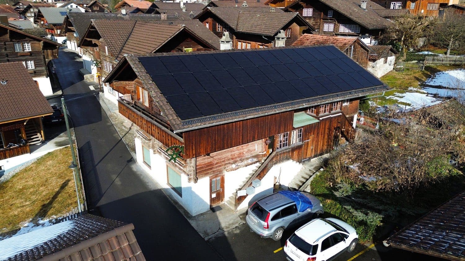 Rustikales 2-Familienhaus mit PV, Potenzial und Charme