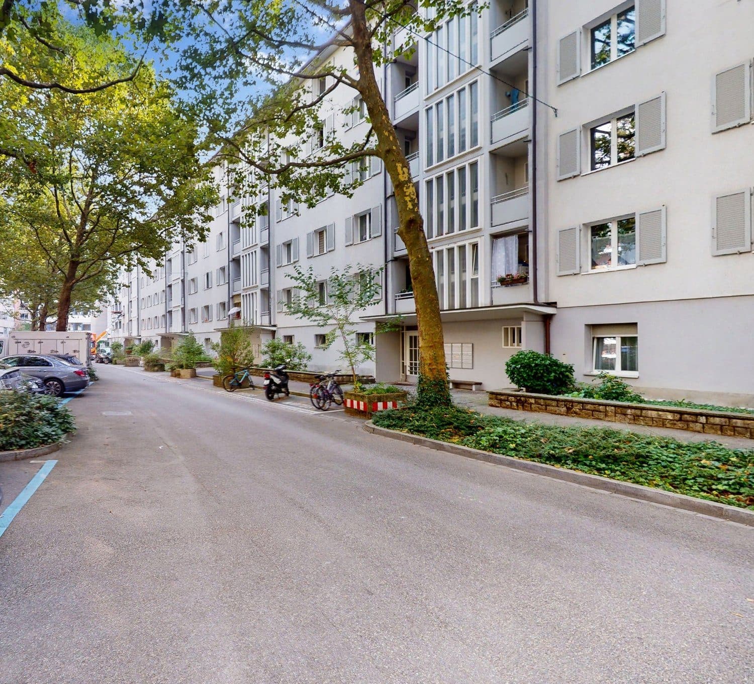 Ruhige Stadtoase mit Balkonen beim Messeturm