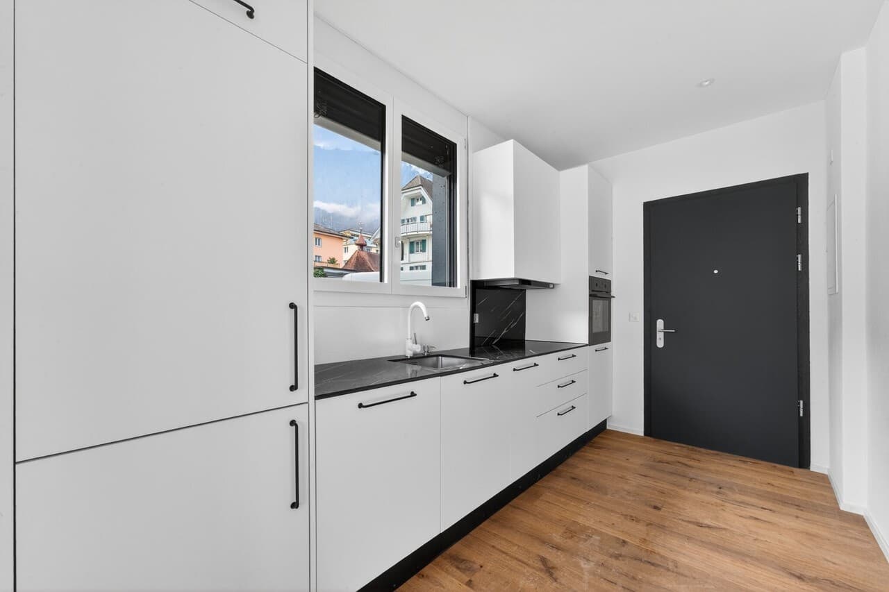 Erstvermietung - Hochwertig kernsanierte 2.5-Zimmer-Wohnung im EG