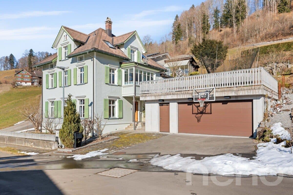 Stilvoll restauriertes Wohnhaus von 1919