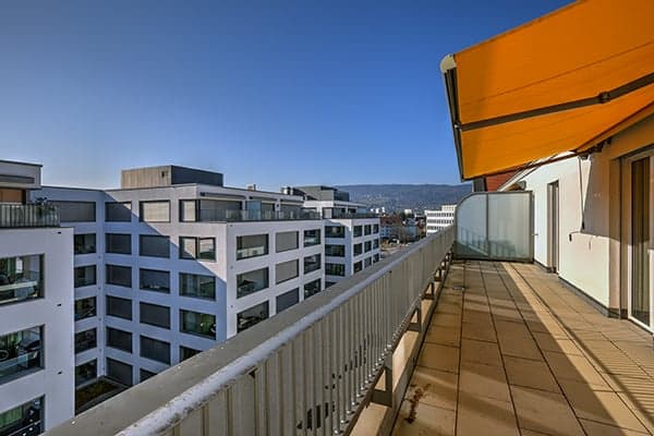 Über den Dächern von Dietikon.