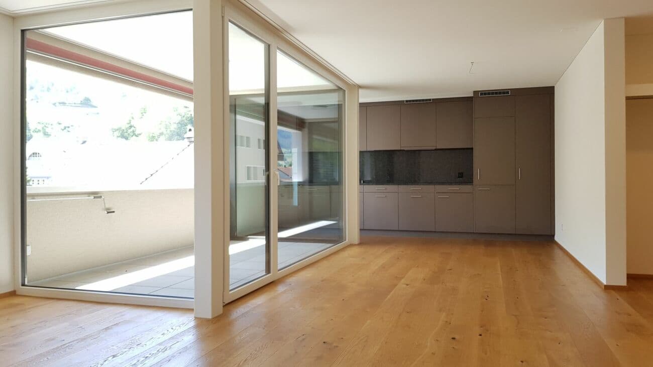 neuwertige 3 1/2-Zimmer-Wohnung mit Loggia und hohem Ausbaustandard