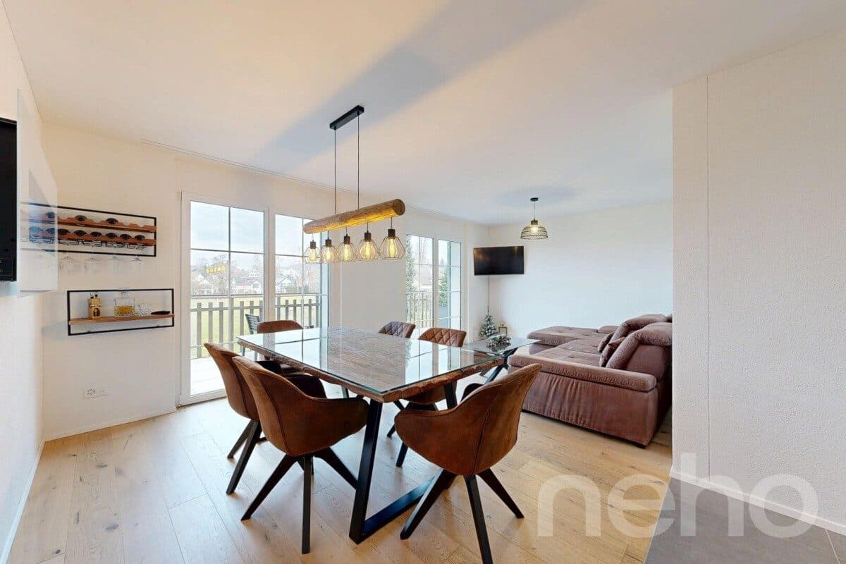 Neuwertige 2.5-Zimmer-Wohnung mit Blick ins Grüne