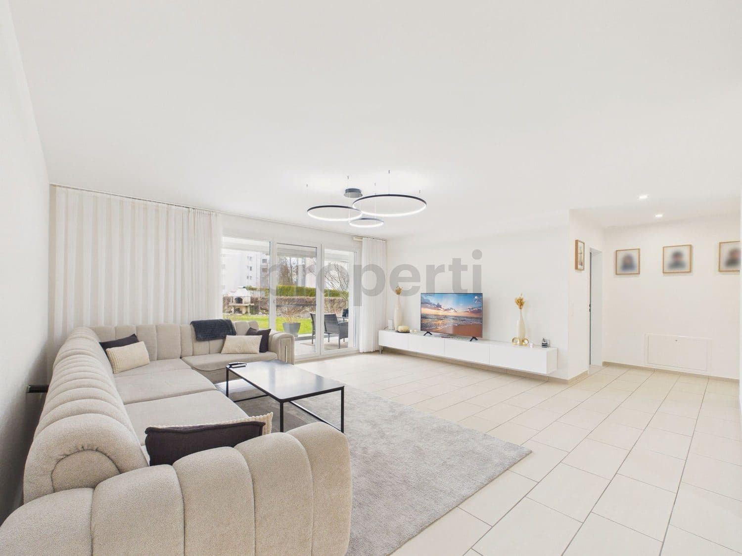 Moderne 5.5-Zimmer Wohnung mit 290m2 Garten in Wetzikon