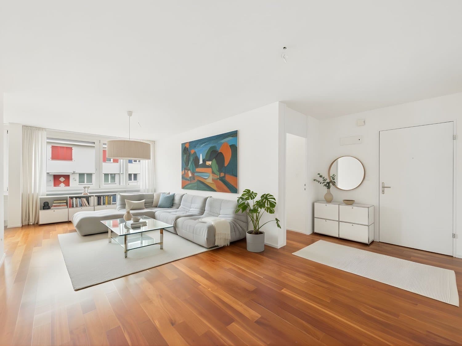 Modernisierte 4.5-Zimmer-Wohnung mit 4 Balkonen in Reinach