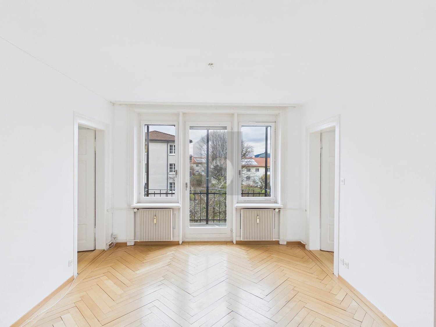 RUHIG UND ZENTRAL MIT BALKON