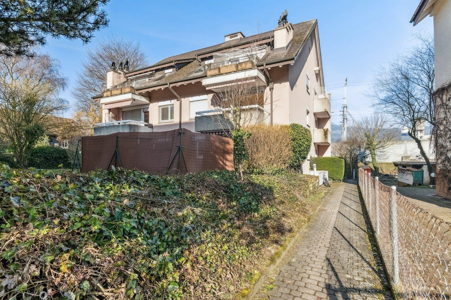 Grosszügiger Layout - Cheminée - ideale Lage !