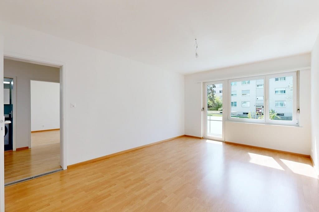 Heimelige Wohnung mit Balkon, Waschtrockner & Geschirrspüler