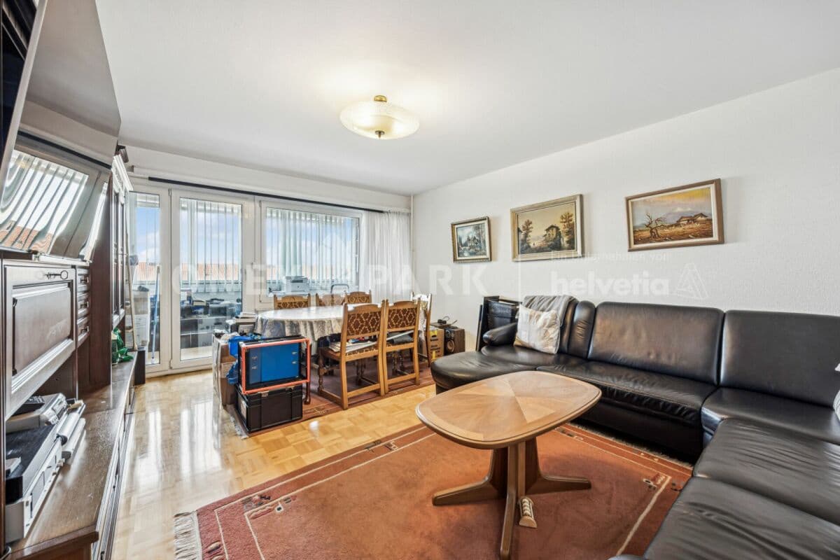 5.5-Zimmer-Wohnung mit Stauraum und 2 Tiefgaragenplätze