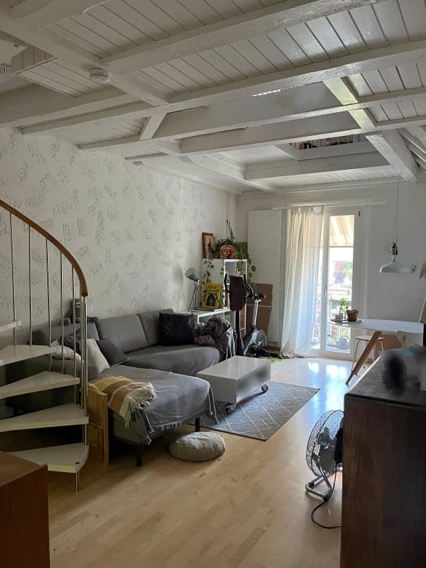 Galeriewohnung mit Cheminée im schönen Obstbergquartier!