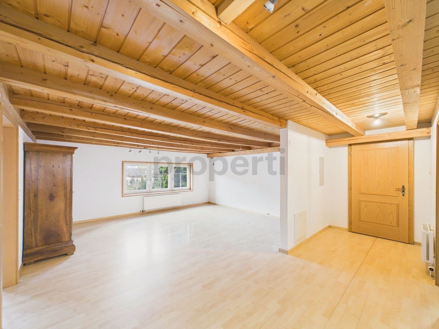 Neu renovierte 3.5-Zimmer-Wohnung mit Parkplatz, Unterrindal