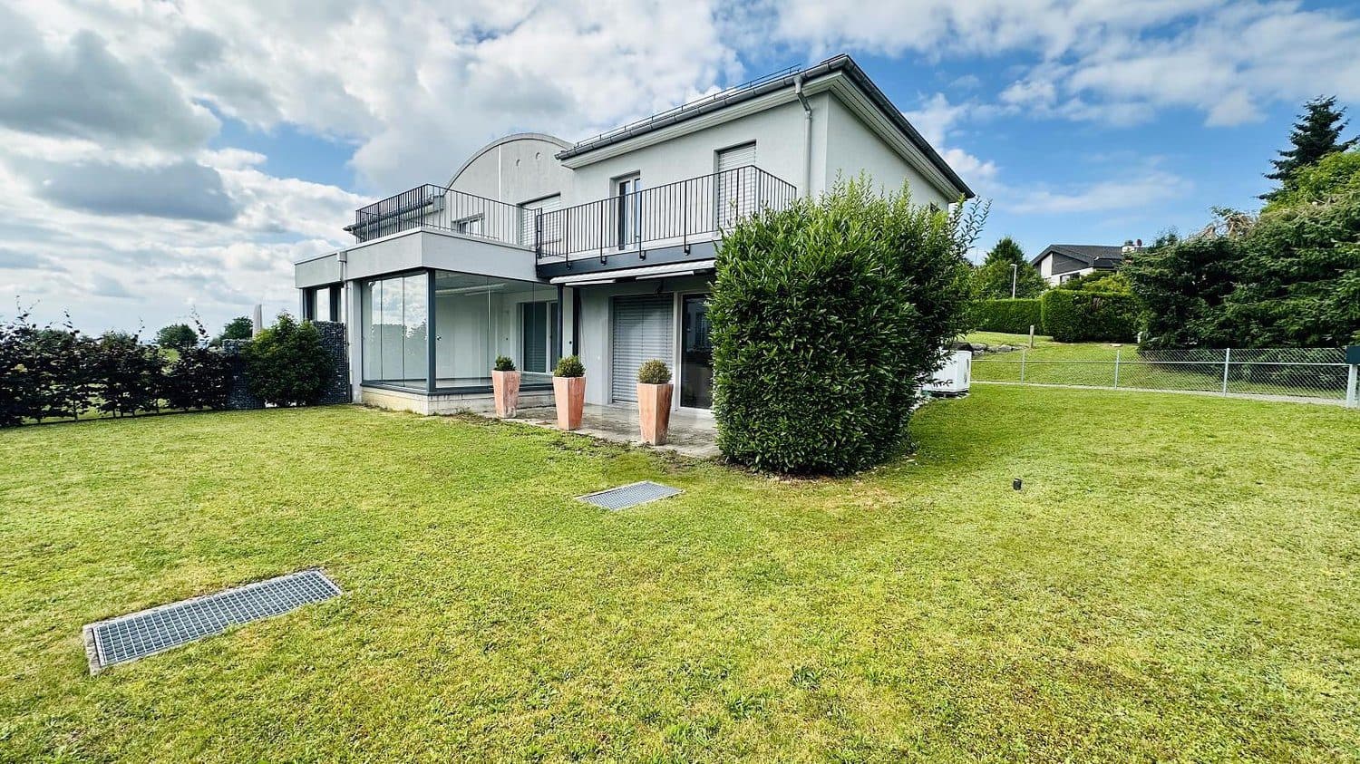 PANORAMA MIT WEITBLICK AN BEVORZUGTER LAGE