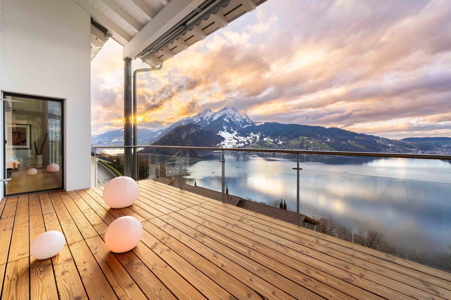 Panoramaresidenz mit unverbaubarer Seesicht in Fürigen