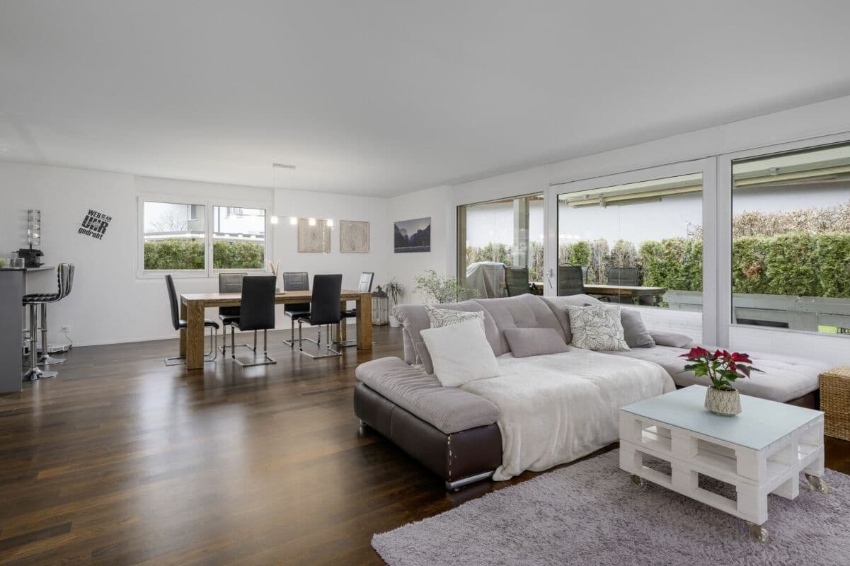 Grosszügige Gartenwohnung - stilvoll und modern