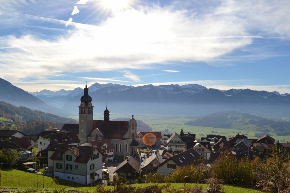 IHR WOHNTRAUM - HAUS & BAULAND IN RIEDEN SG, ZWEITWOHNSITZ MÖGLICH