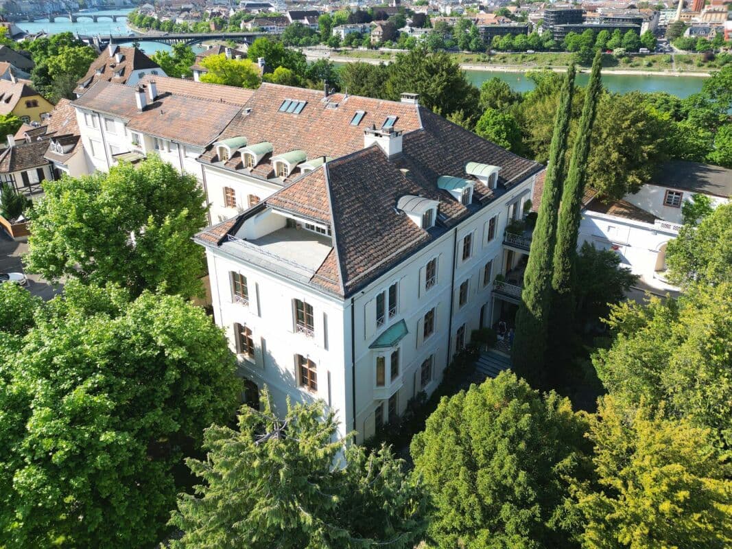 Altbaucharme vom Feinsten - Maisonette-Dachwohnung inkl. Parkplatz
