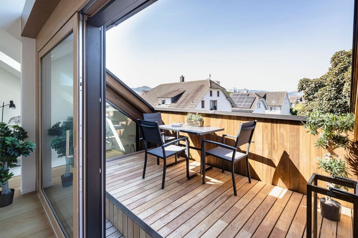 Grosszügige Dachwohnungen mit zwei Terrassen + schönem Ausblick