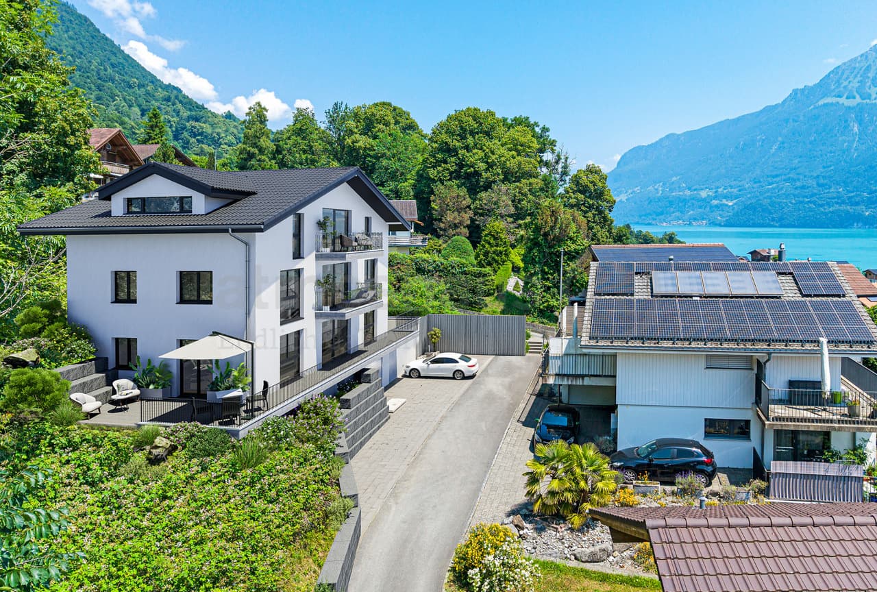 Traumhaus am Brienzersee mit 3.5-Zi-Wohnung, Lift und Panorama!