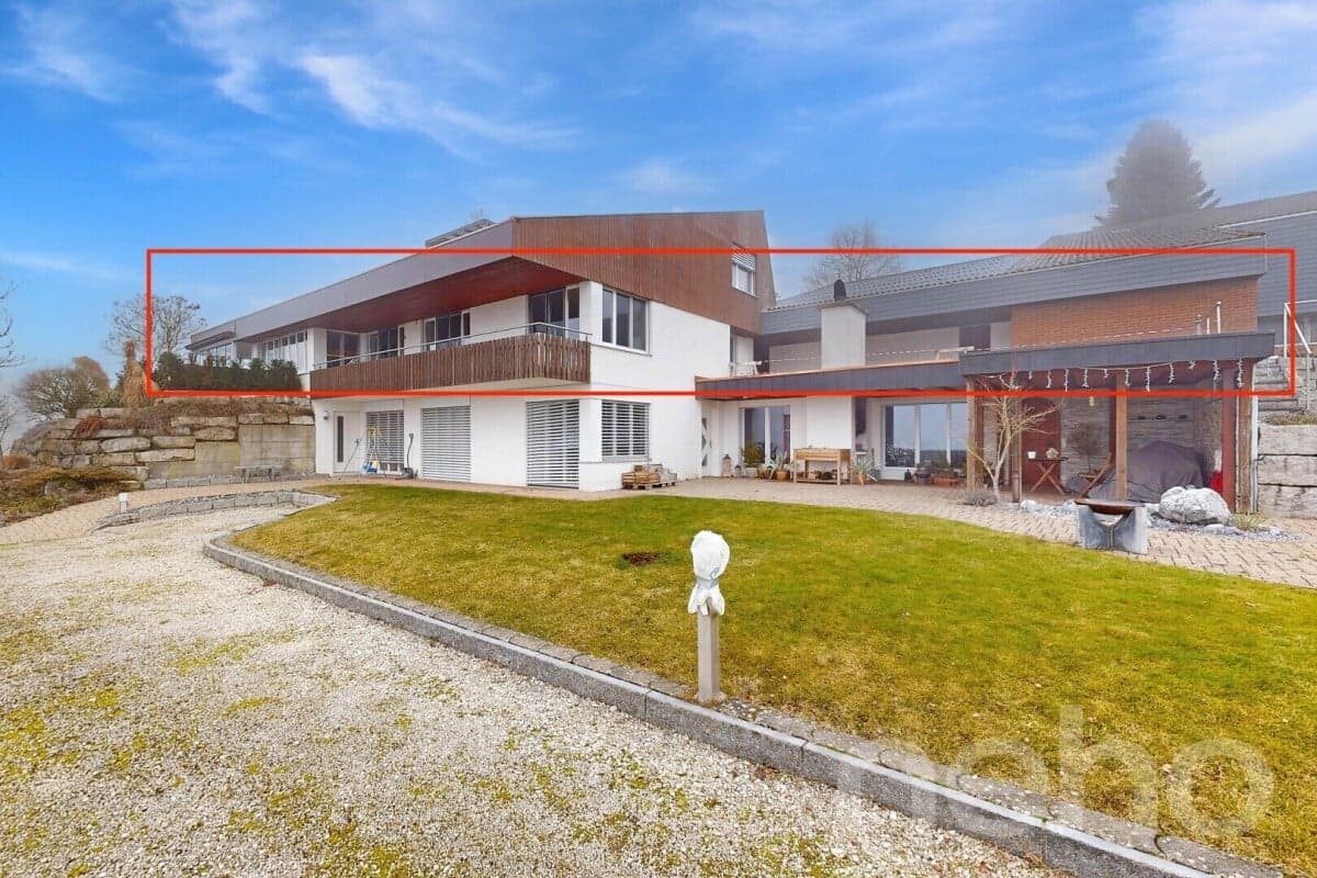 Exklusive 5.5-Zimmer-Wohnung an erhöhter Lage mit Weitsicht