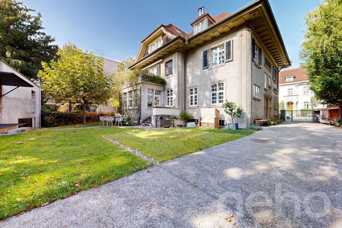 Charmantes Studio mit sichtbaren Holzbalken am Wettsteinplatz