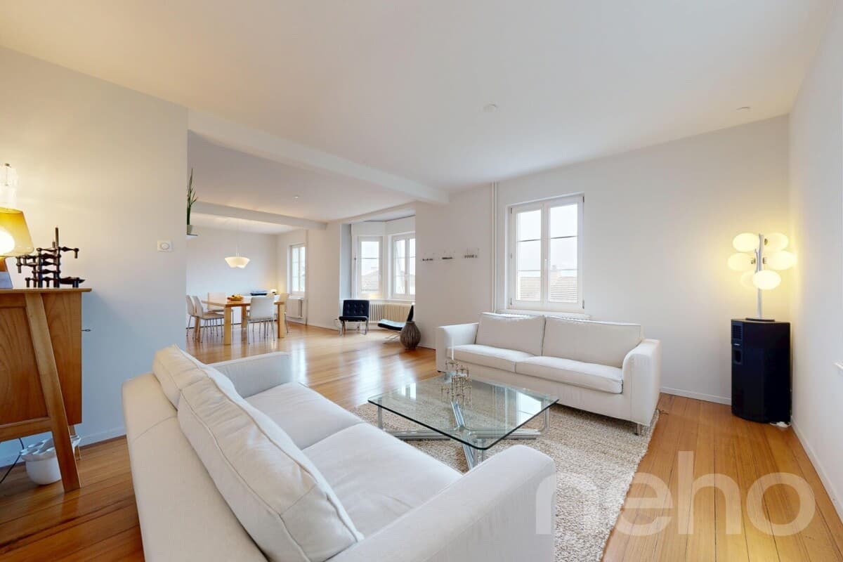 Stilvolles 9-Zimmerhaus mit Ausblick und Altbaucharme