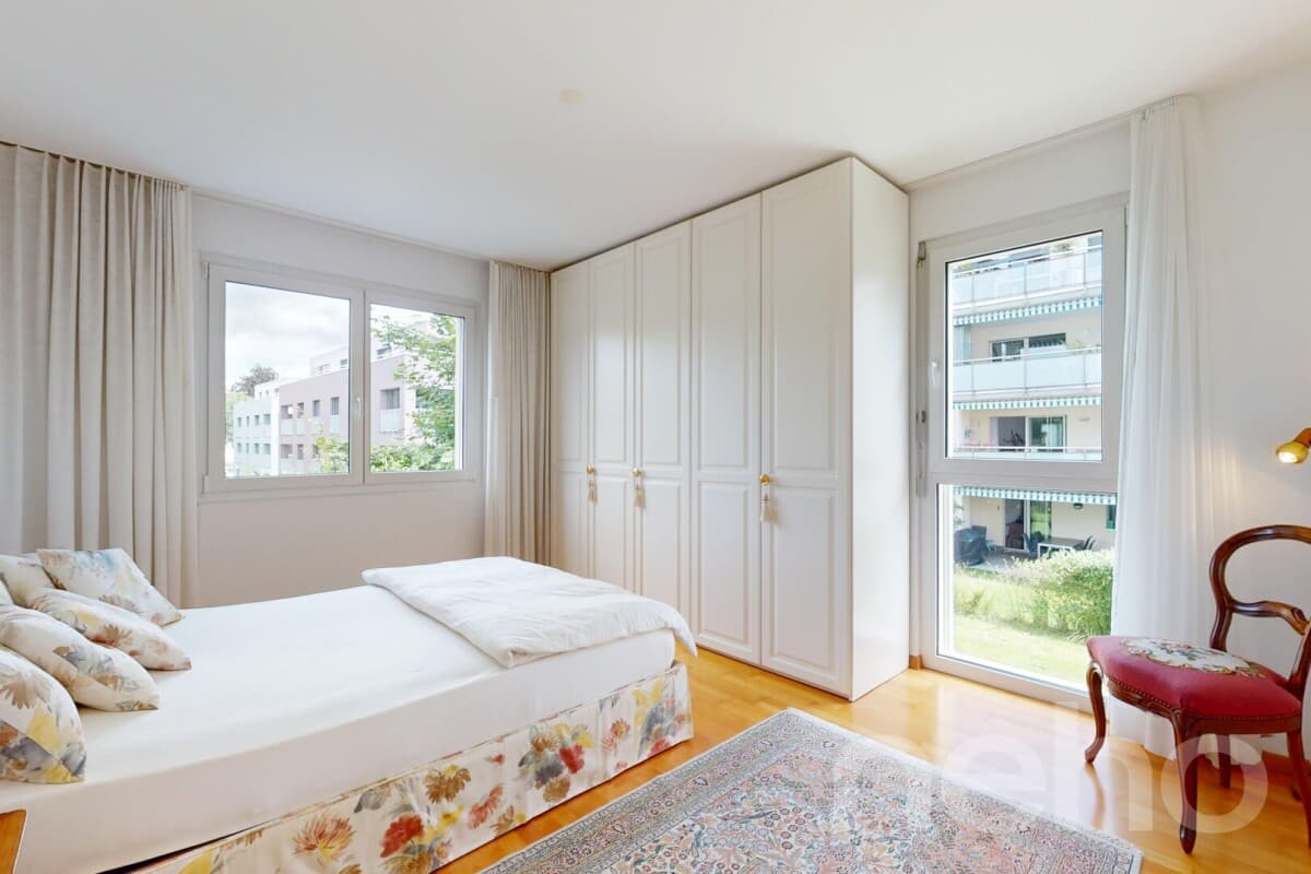 Grosszügige 4.5-Zi.-Wohnung mit Loggia an zentraler, ruhiger Lage