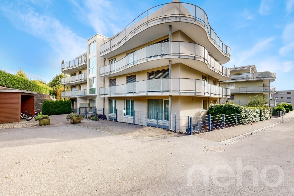 Moderne 5.5-Zimmer-Gartenwohnung - zentral und ruhig in 9200 Gossau