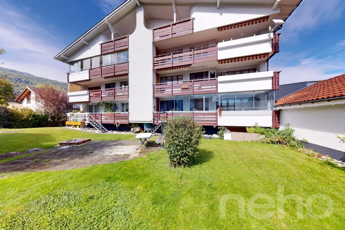 4.5-Zimmer-Wohnung mit Balkon und zwei Garagenplätzen in Sevelen