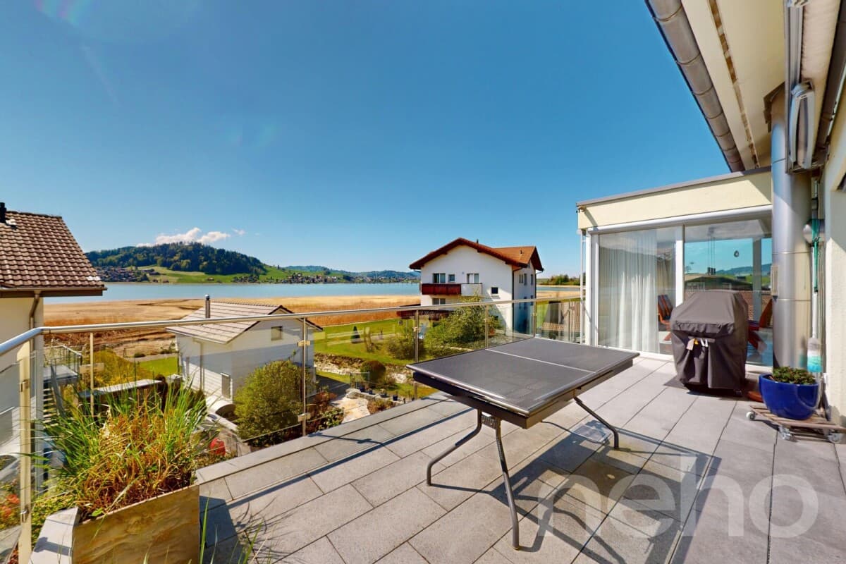 Wohnen mit Weitblick: Exklusive Wohnung direkt am Sihlsee