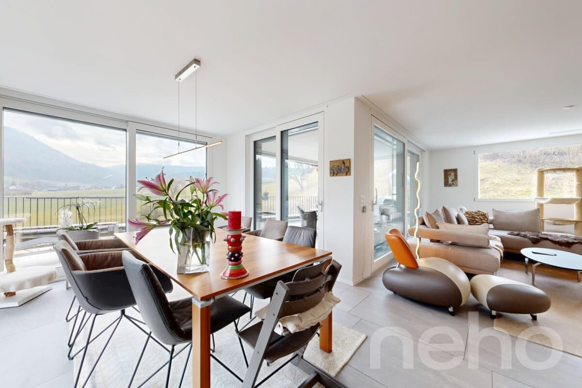 Moderne Attikawohnung mit grosser Südterrasse