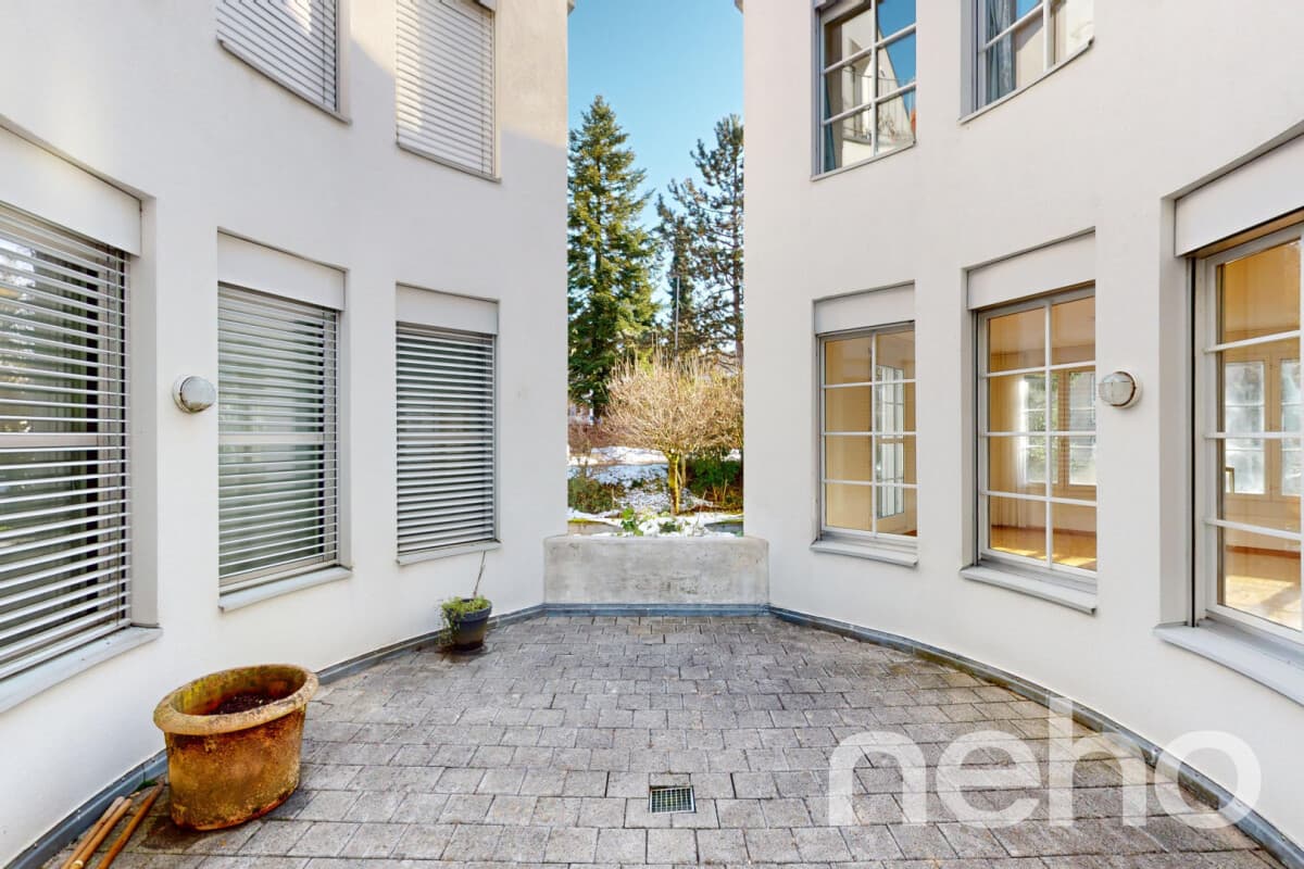 Ruhig gelegene 4.5-Zimmer-Maisonette mit Dachterasse in Bonstetten