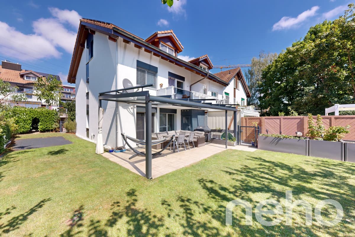 Grosszügiges, lichtdurchflutetes Reiheneckhaus in Adlikon b.Regensdorf