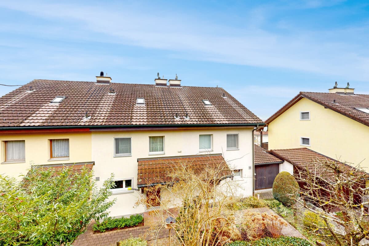 Charmantes 4.5-Zimmer Reihenmittelhaus mit ausgebautem Dachstock