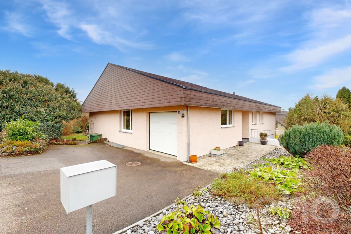 Grosszügiges 6.5-Zimmer-Einfamilienhaus mit 1?111 m2 Grundstück