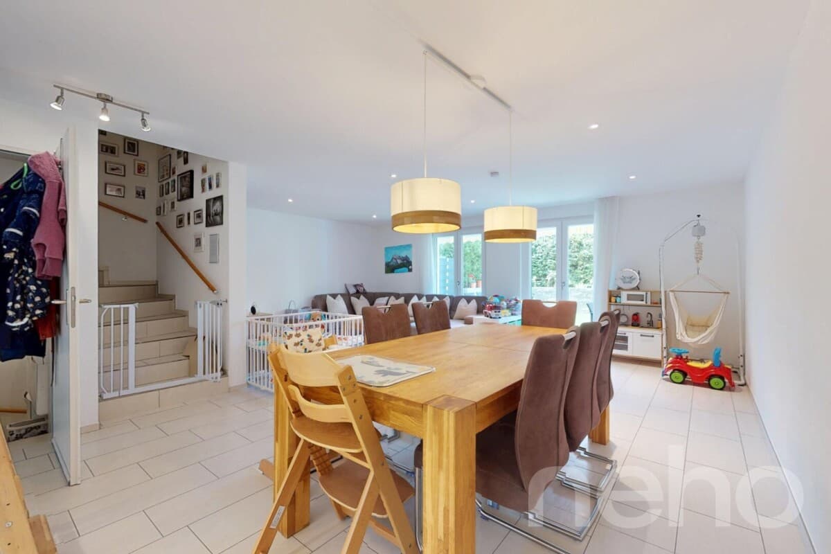 Familientraum mit Whirlpool, Garten, Terrassen und viel Platz