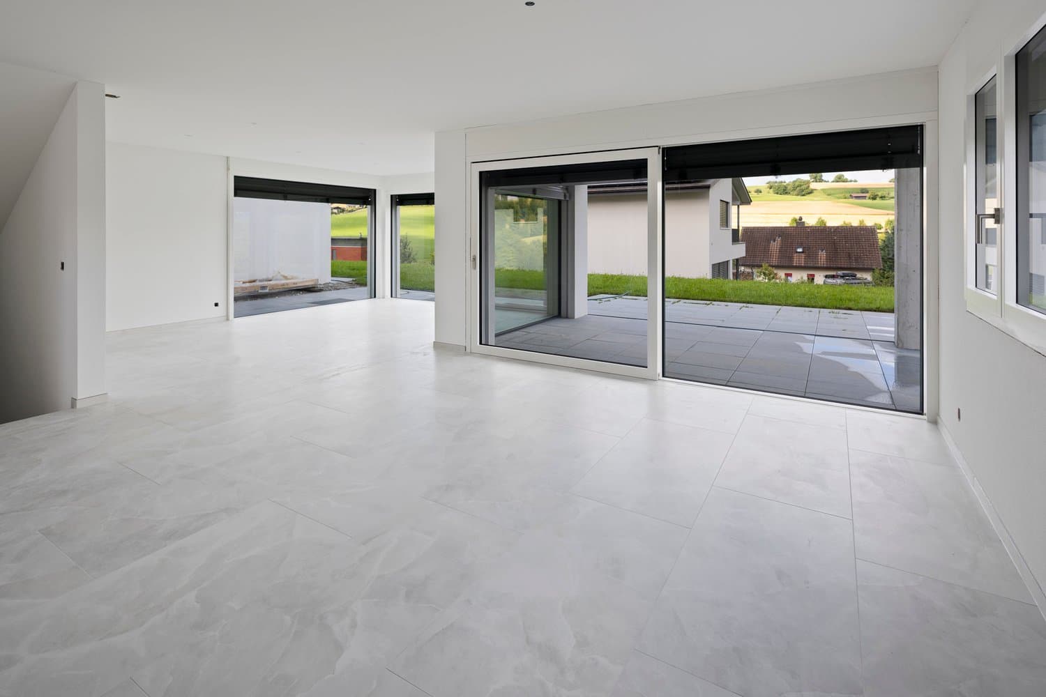 NEUBAU: Wohnen an sonnig-idyllischer Lage