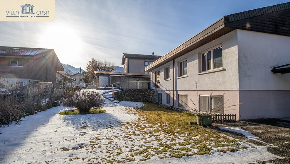 Viel Umschwung und genau so viele Möglichkeiten mit der Basis für ein 2-Generationenhaus