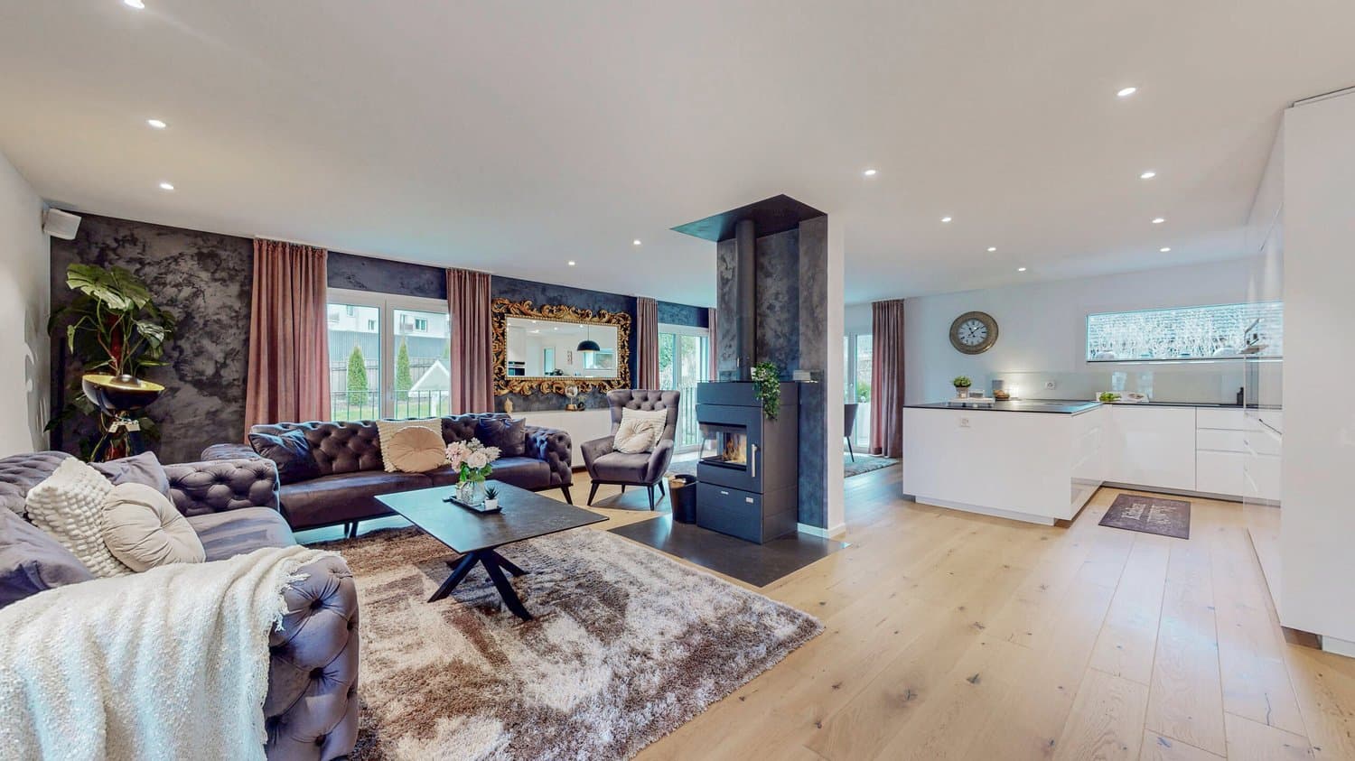 FREISTEHENDES EINFAMILIENHAUS IN BUCHS (SG) – KOMPLETT RENOVIERT 2022 MIT GROSSZÜGIGEM GARTEN