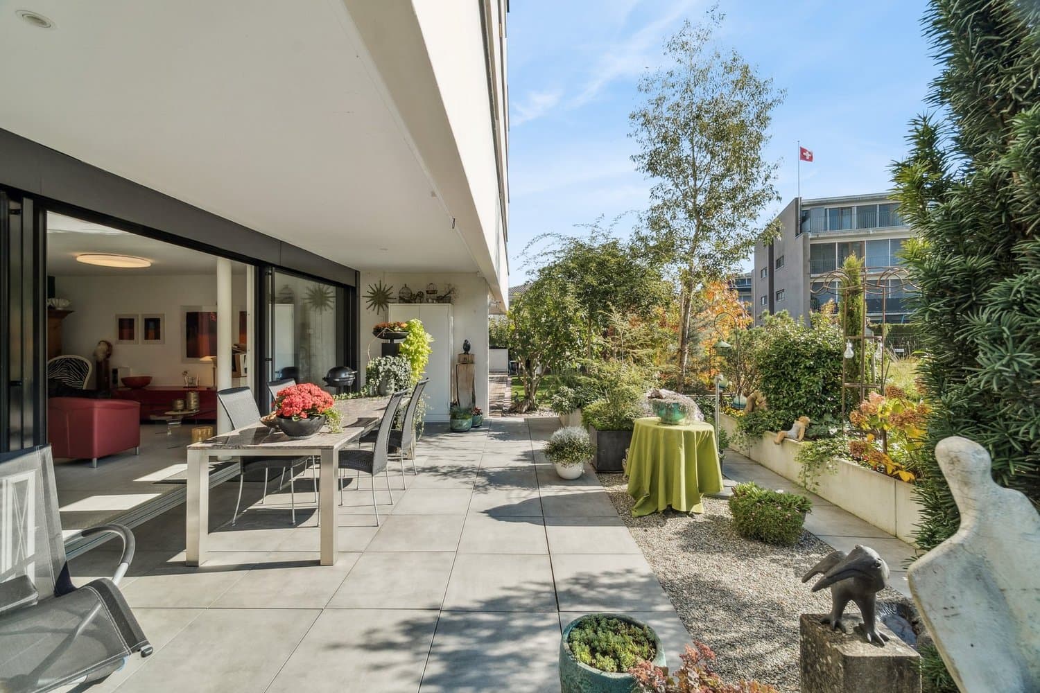 ATTRAKTIVE GARTENWOHNUNG IM CHARMANTEN WEINDORF BERNECK