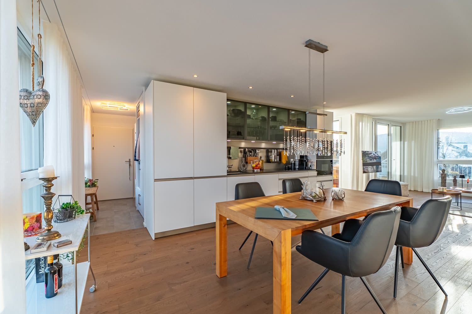 FORMIDABLE ATTIKA IM GRÜNEN