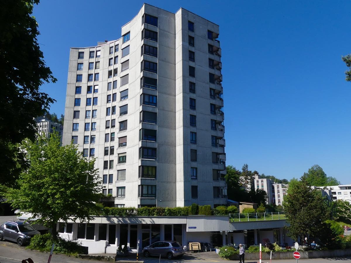 Charmante 4.5-Zi.-Whg. 8. OG inkl. TGP (Totalsaniert)