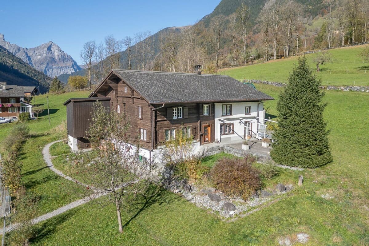 7.5-Zi-EFH mit Umschwung